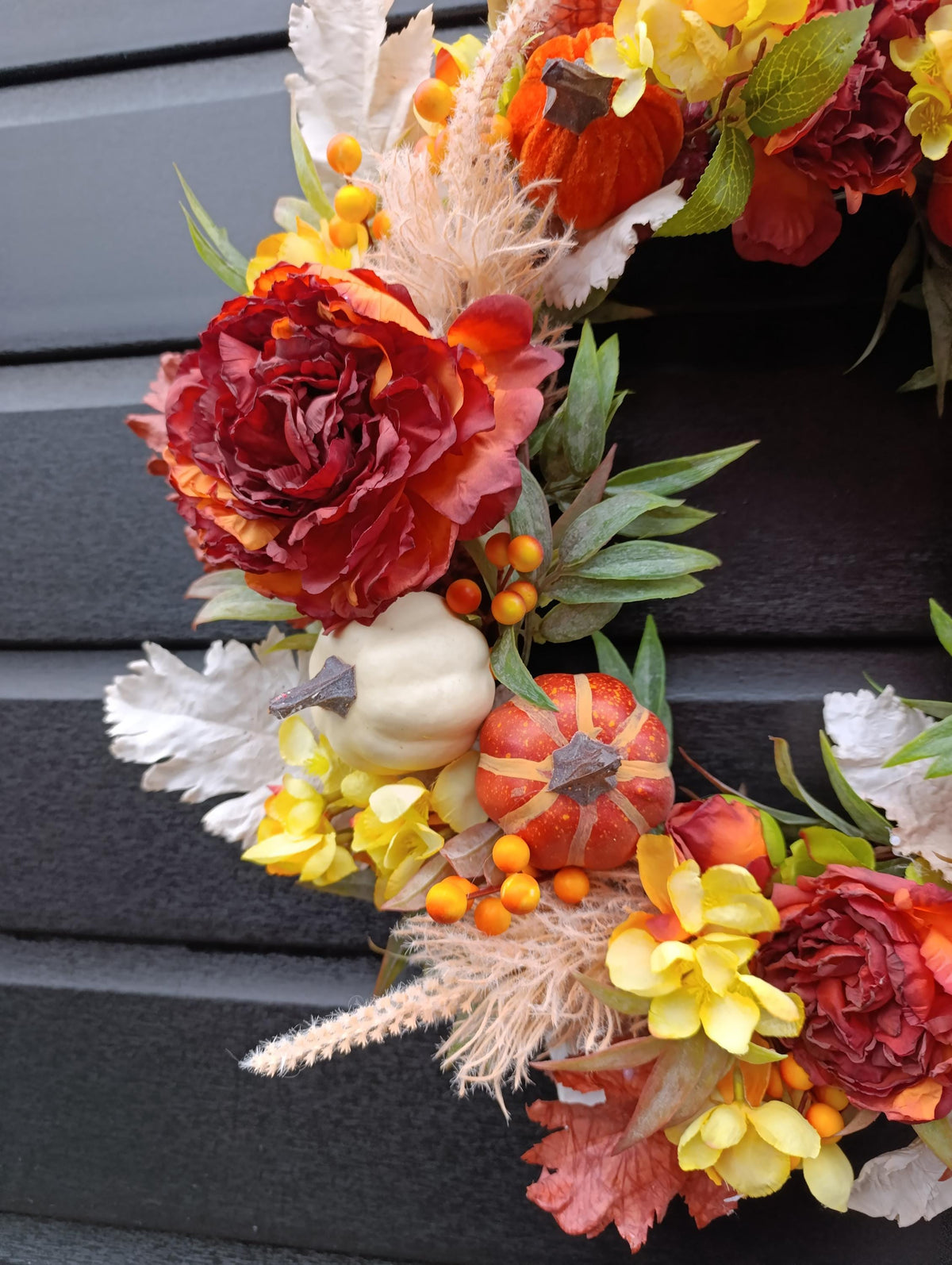 Autumn Grapevine Wreath with Artificial Flowers & Pumpkins – Rustic Handmade Door Decoration in Warm Autumnal Tones (50cm)