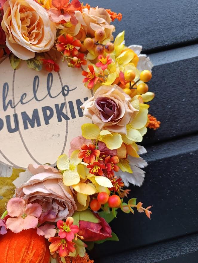 Luxury Autumn Wreath | Handmade Grapevine Wreath with Velvet Pumpkins & Dried Touch Flowers | Elegant ‘Hello Pumpkin’ Door Decoration | 45cm
