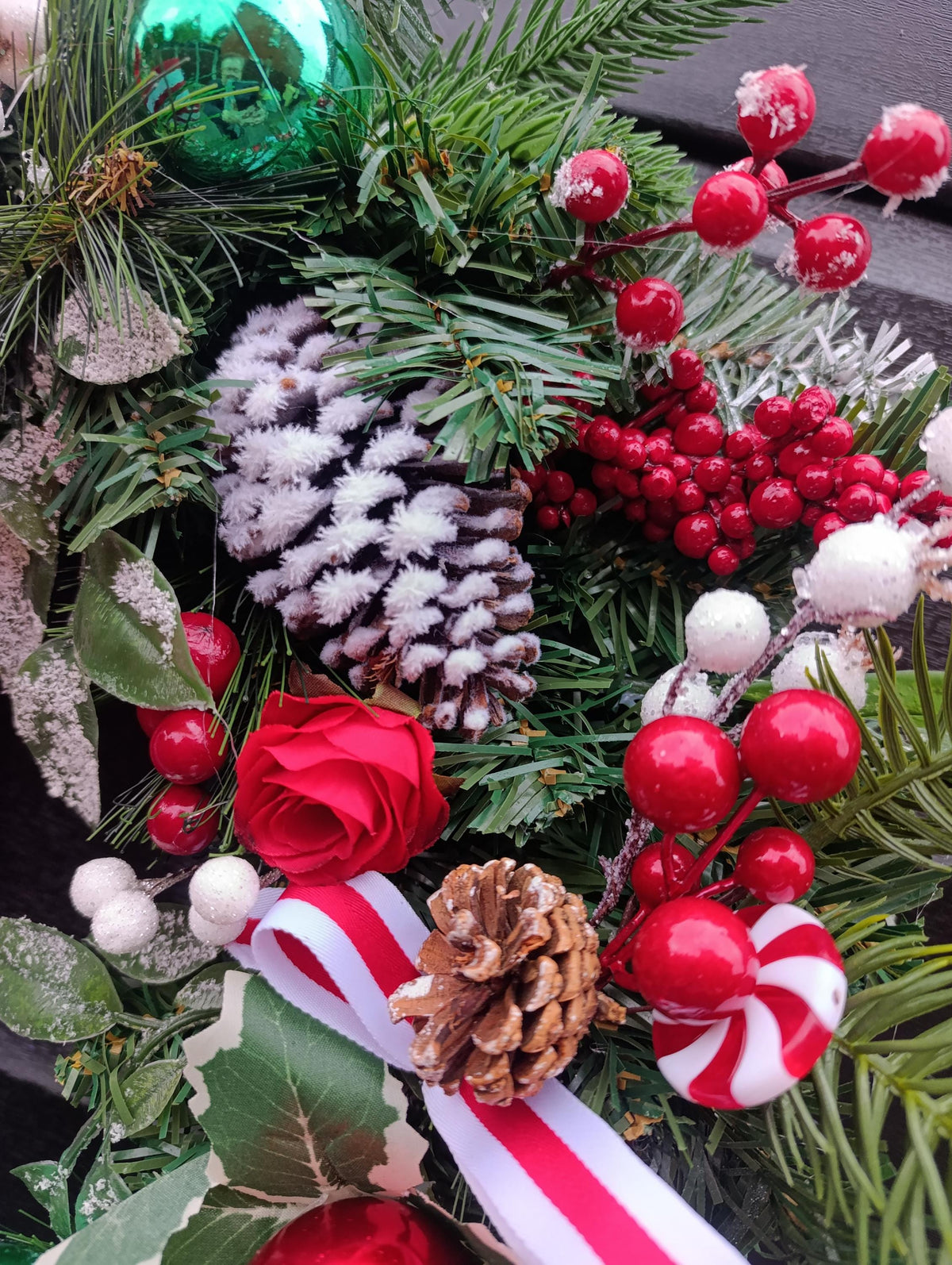 Traditional 60 cm Christmas Wreath with Red Roses, Flocked Pine Cones and Candy Cane Accents