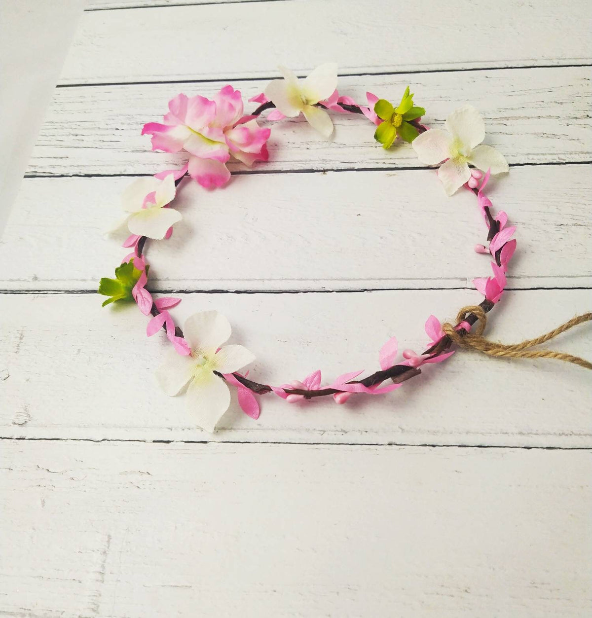 Adjustable flower crown