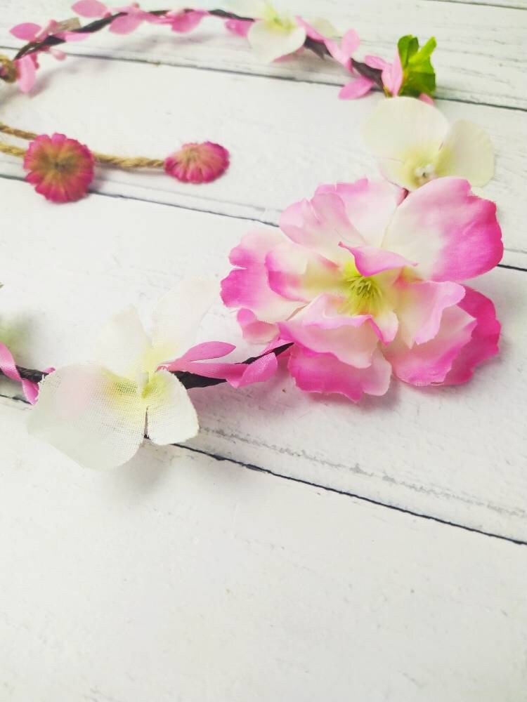 Adjustable flower crown