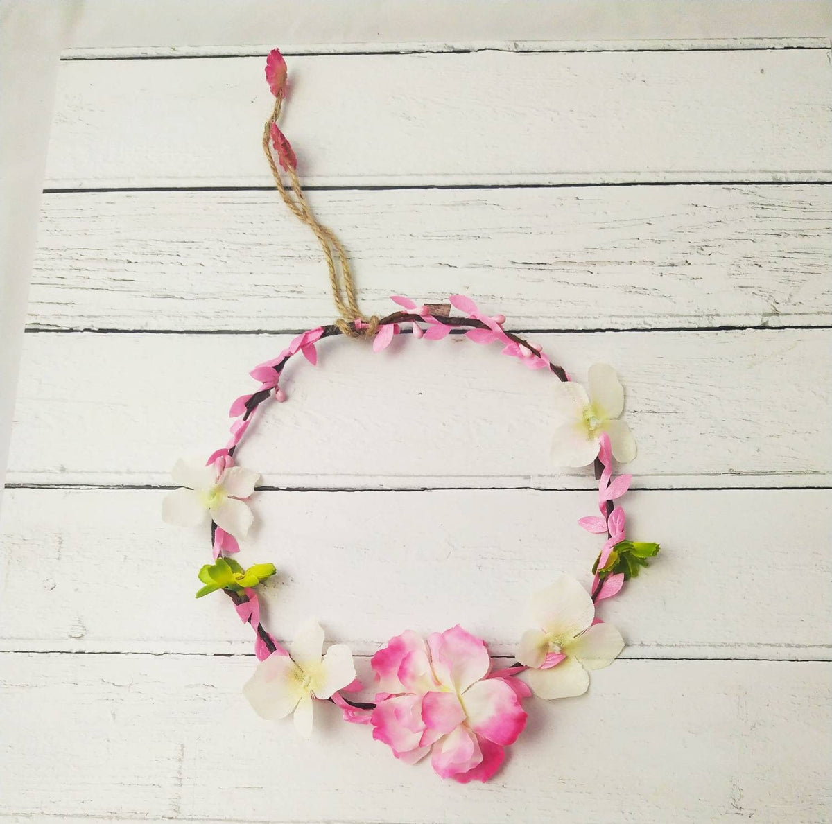 Adjustable flower crown