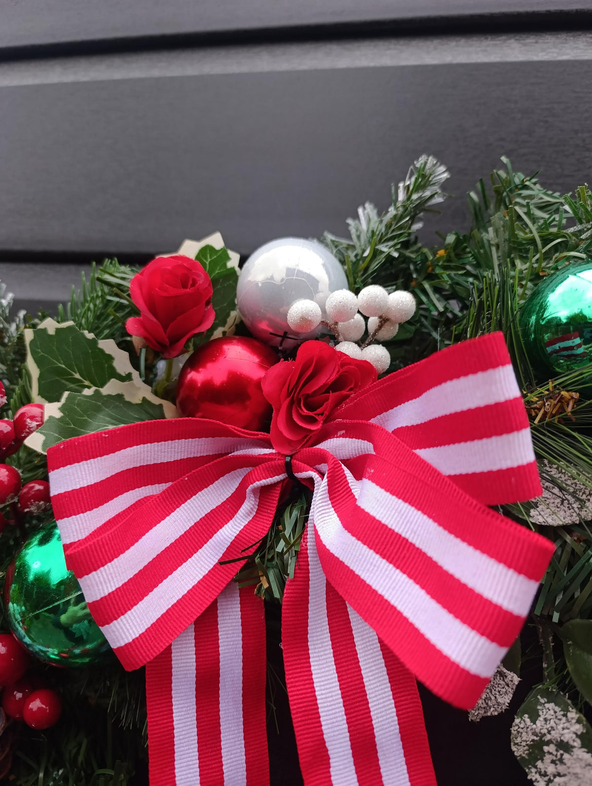 Traditional 60 cm Christmas Wreath with Red Roses, Flocked Pine Cones and Candy Cane Accents